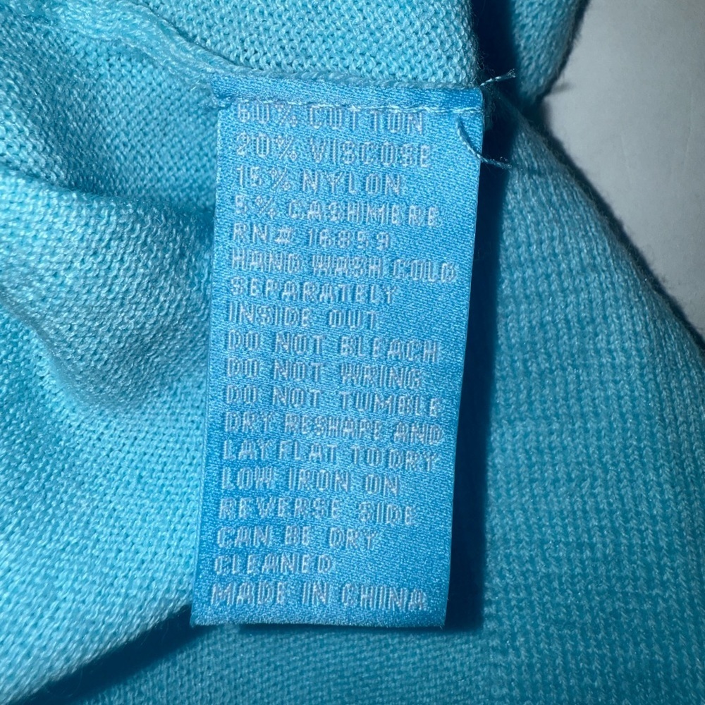 J. McLaughlin Women’s Double V Lightweight Sweater Teal Med Excellent Condition - Picture 3 of 5